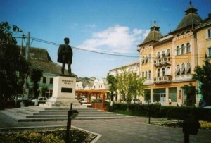 StatuiaAvramIancu_1-m